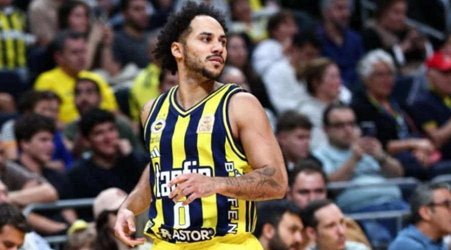 Ντεμπουτάρει στην Ευρωλίγκα με τη φανέλα της Φενέρ ο Λάρκιν
