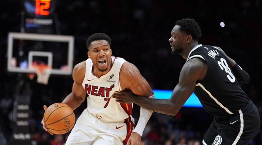 Σαρωτικός Αντετοκούνμπο: Άγγιξε το triple-double στη νίκη των Χιτ