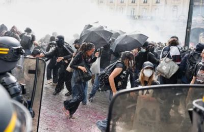 Γαλλία: «Κίτρινα Γιλέκα» και μαθητές ενώνουν την οργή τους 