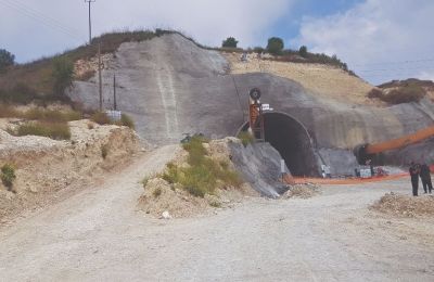 Σύμφωνα με ασφαλείς πληροφορίες της «Κ» οι δυο κατασκευαστικού όμιλοι που είχαν εκδηλώσει ενδιαφέρον ειδοποιήθηκαν με μια λιτή επιστολή ότι η όλη διαδικασία ακυρώνεται.