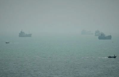 Στενό του Ορμούζ: Ρεκόρ ιρανικών επιθέσεων σε πλοία