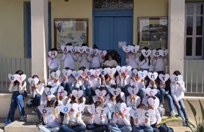 Ενώ η σχολική χρονιά βρίσκεται σε εξέλιξη, ειδοποίησαν απροειδοποίητα τους γονείς να παραλάβουν τους μαθητές σε δύο ώρες επειδή αποφασίστηκε κλείσιμο του Ολοήμερου
