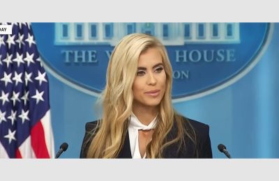 Ο Τραμπ απέλυσε την Ζακαράια από εκπρόσωπο του Λευκού Οίκου