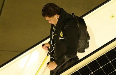 Επέστρεψε με πατερίτσες στο Ντόρτμουντ ο Καρέτσας