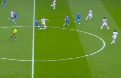 Premier League : Τον «κρέμασε» από το κέντρο ο Γκόμες