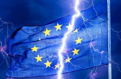 Η ΕΕ μπροστά στην τέλεια καταιγίδα
