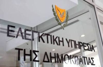 Στην έκθεση καταγράφονται σωρεία περιπτώσεων που ενώ δεν είχαν εξασφαλίσει πολεοδομική άδεια ολοκλήρωσαν την ανέγερση των υποστατικών.