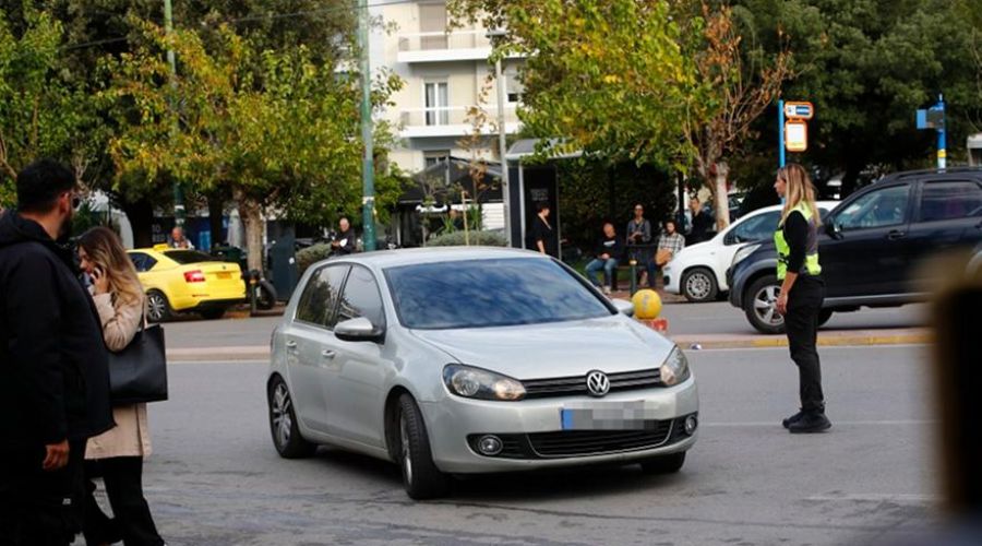 Έφτασαν στην Ευελπίδων οι 6 συλληφθέντες για την υπόθεση του σκανδάλου