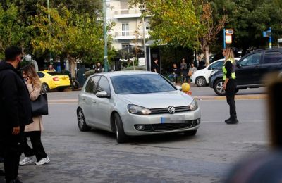 Έφτασαν στην Ευελπίδων οι 6 συλληφθέντες για την υπόθεση του σκανδάλου