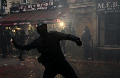 Γαλλία: Επεισόδια στο Παρίσι μετά την ειρηνική διαδήλωση 
