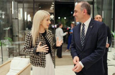 «Τα ζητήματα δεν λύνονται με παραιτήσεις, αλλά μέσα από τον διάλογο».