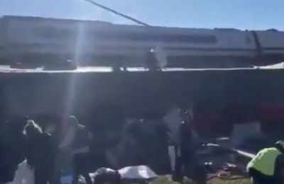 Ισπανία: 31 νεκροί και 80 τραυματίες σε σύγκρουση τρένων 