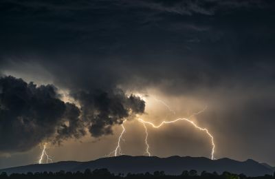 Άστατος ο καιρός το Σαββατοκύριακο 