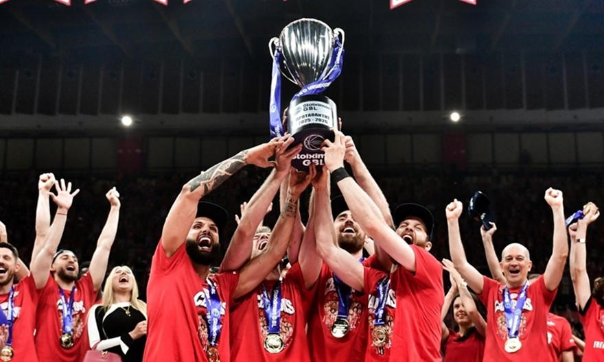 Έκλεισε μια ονειρική χρονιά με double o Ολυμπιακός!